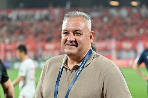 完美体育官方网站-萨尔瓦多：重庆铜梁龙是客场表现最好的球队之一，我们会加强进攻